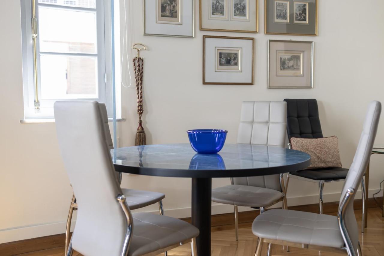 Ideal 4 Bdr Apartment In Plaka For 10! アテネ エクステリア 写真