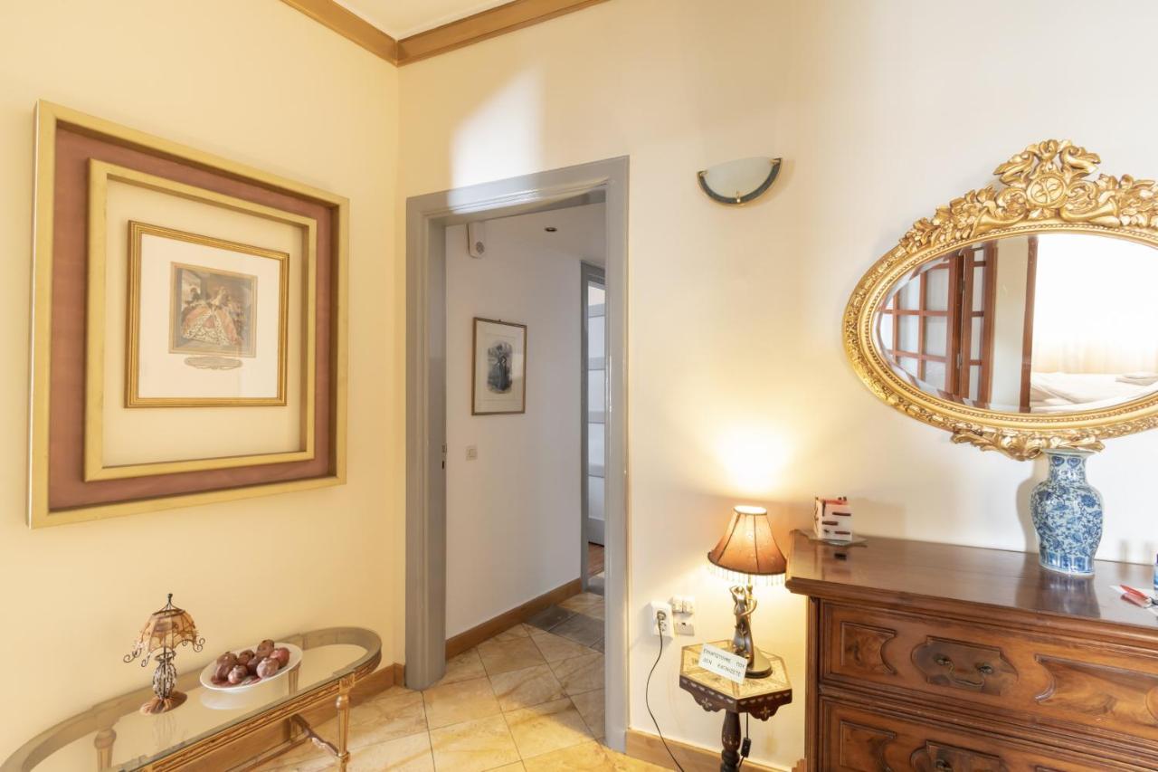 Ideal 4 Bdr Apartment In Plaka For 10! アテネ エクステリア 写真